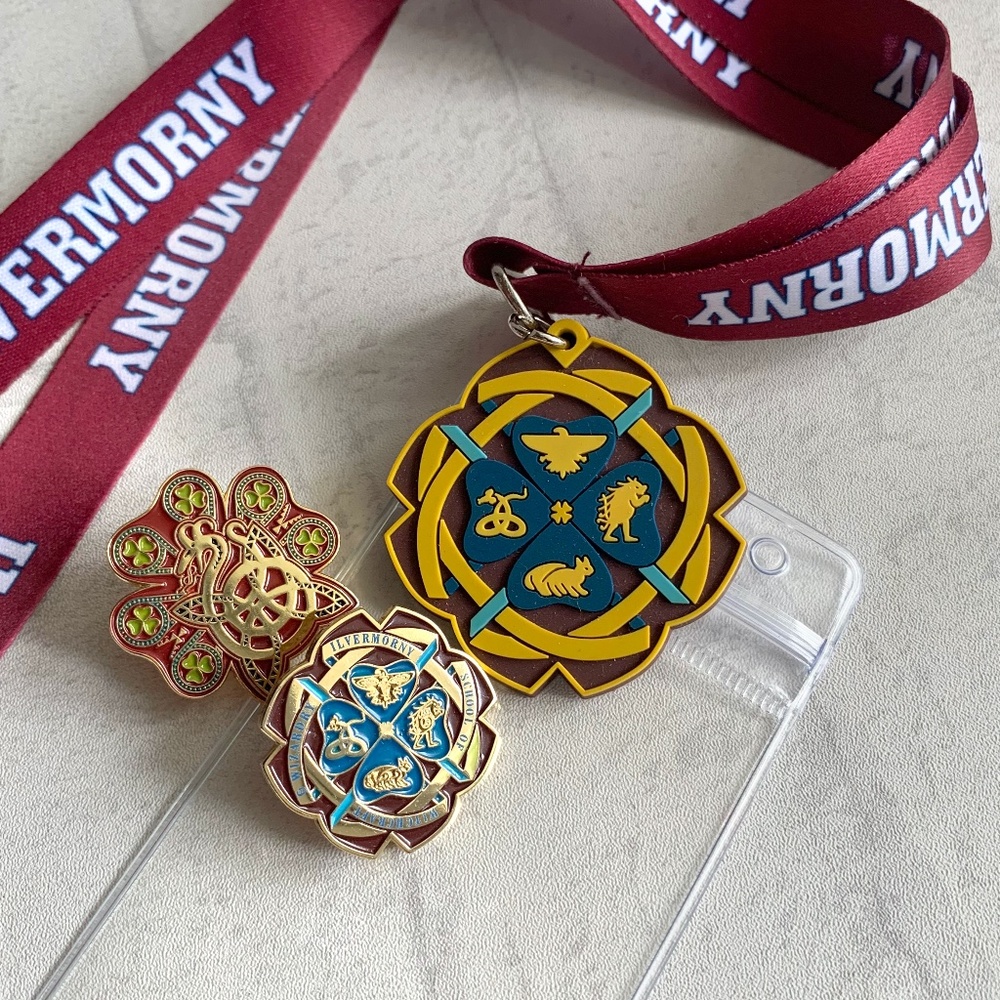 Fantastic Beasts Ilvermorny Pins and Lanyard Set